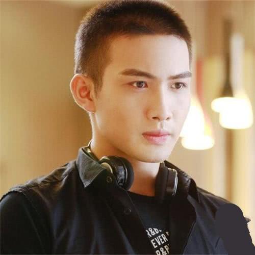 因一双眼睛成杨幂旗下最帅男艺人,张彬彬的眼神杀到底有多迷人?