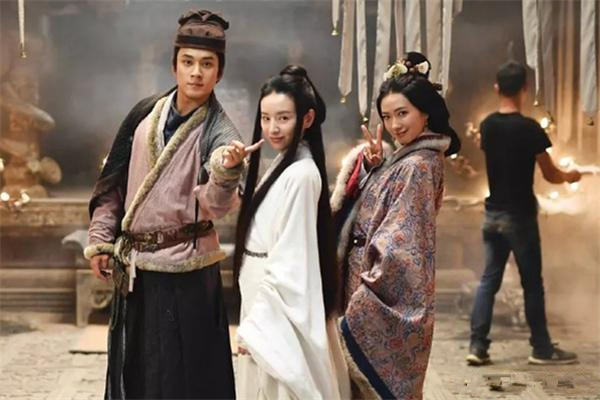 《三国机密》搞笑幕后照,司马懿更倾心唐瑛,图五刘协成孩子王!