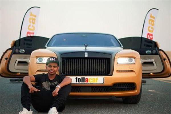 迪拜"最有钱"的少年,每天思考如何花钱,网友:有钱就是任性