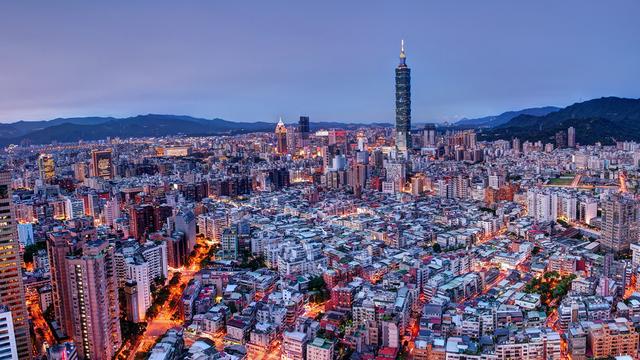 中国最小的省会城市,香港面积是它的4倍!却是世界一线城市