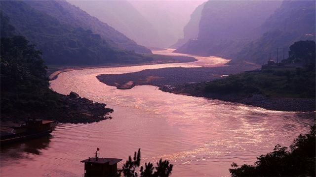 到处都是毒蛇,是长江上的一条支流!