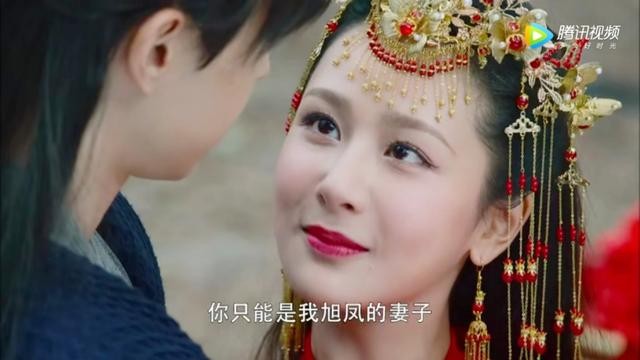 锦觅大婚服饰造型,为啥前三套头饰都有个相同东西,最后那套却没