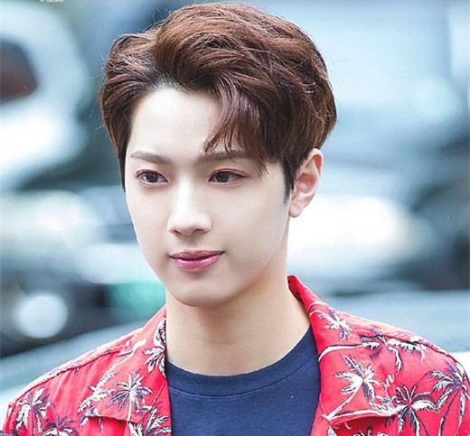 春夏为你的男朋友选几款帅气的发型,男友发型选对秒变男神