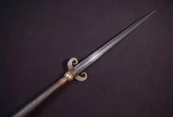 遇到它什么铠甲都成了浮云,这就是古代的破甲锥,比矛要锋利百倍|枪头