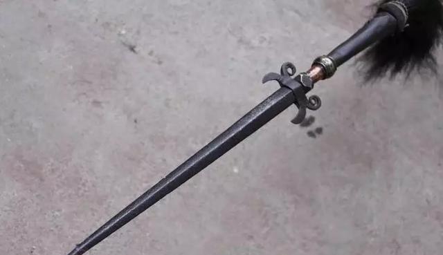 遇到它什么铠甲都成了浮云,这就是古代的破甲锥,比矛要锋利百倍|枪头