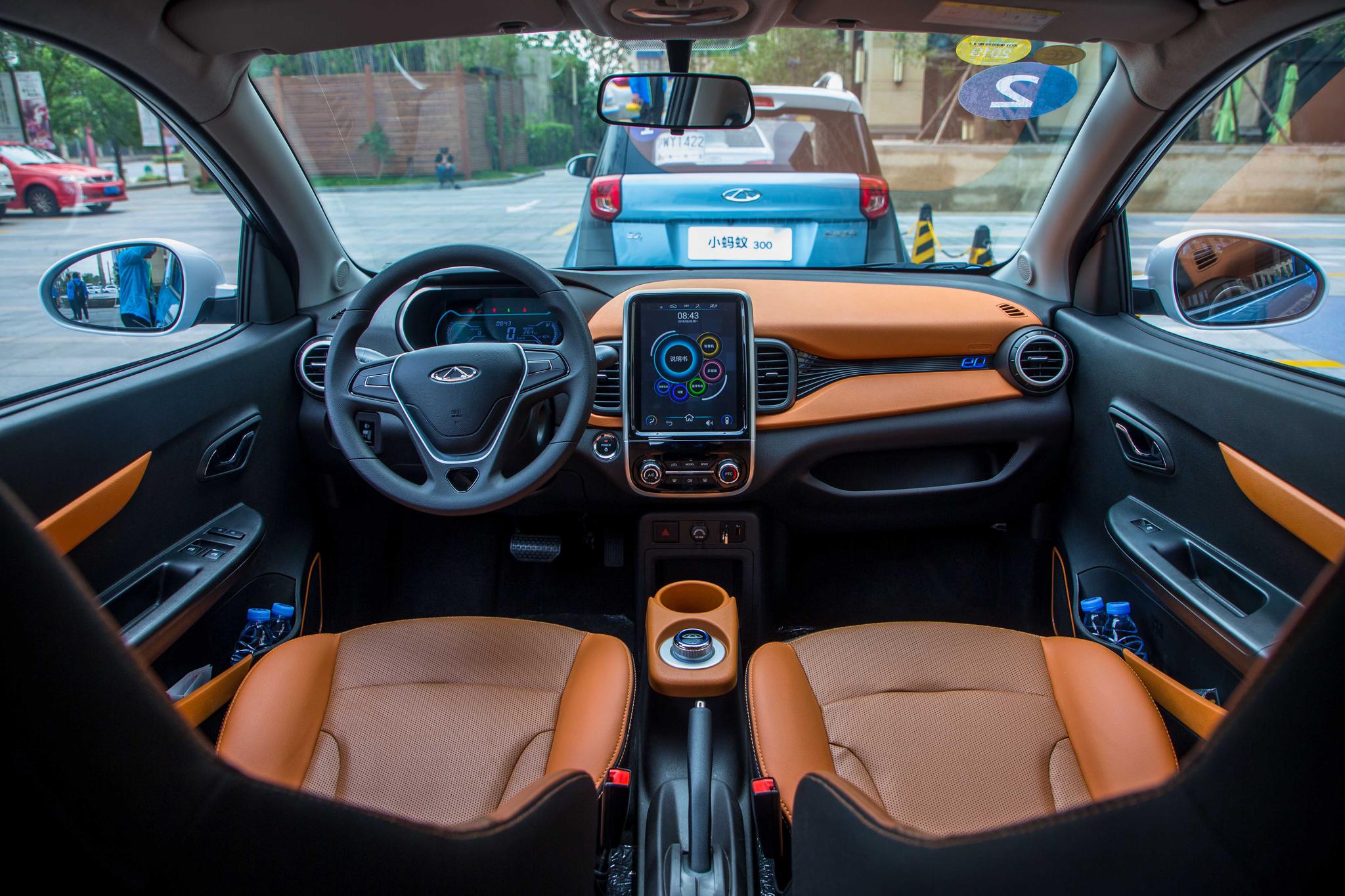 双车姊妹花 前驱后驱各不同 试驾瑞虎3xe400小蚂蚁300