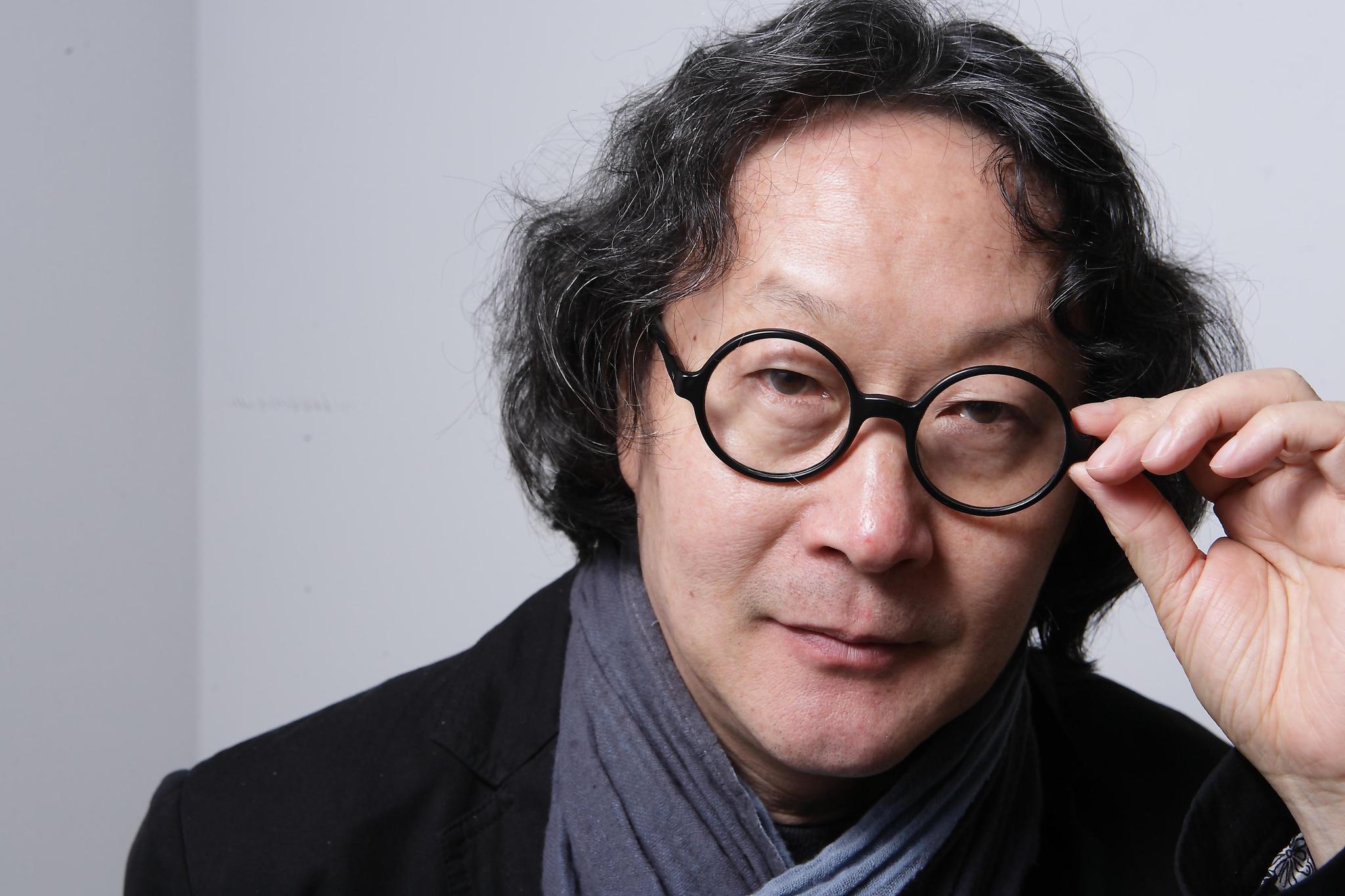 用监控视频做了一部电影,中国只有徐冰做到了