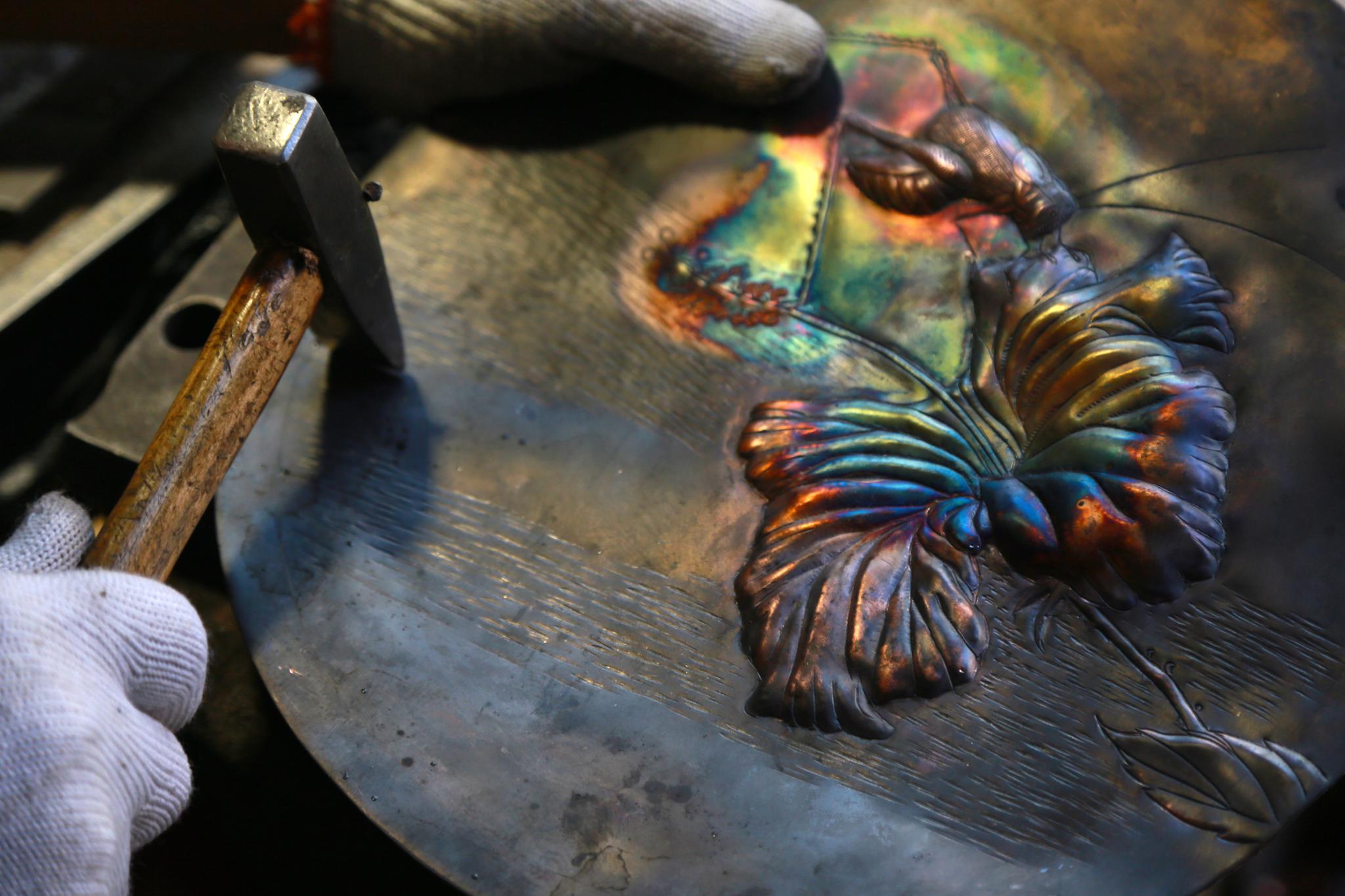 被"私人订制"逼出来的河南锻铜匠人,作品生动细腻多次征服老外