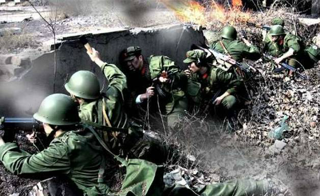 中越边境之战,解放军强攻进入越军女兵营帐,女兵被直接无视