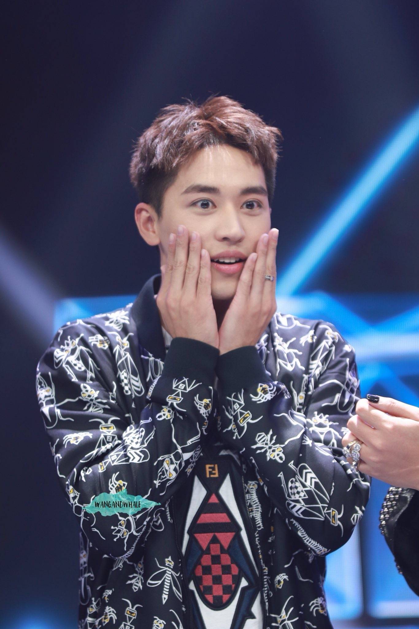 昨晚 录制泰国gmm25电视台《chaeshow》节目