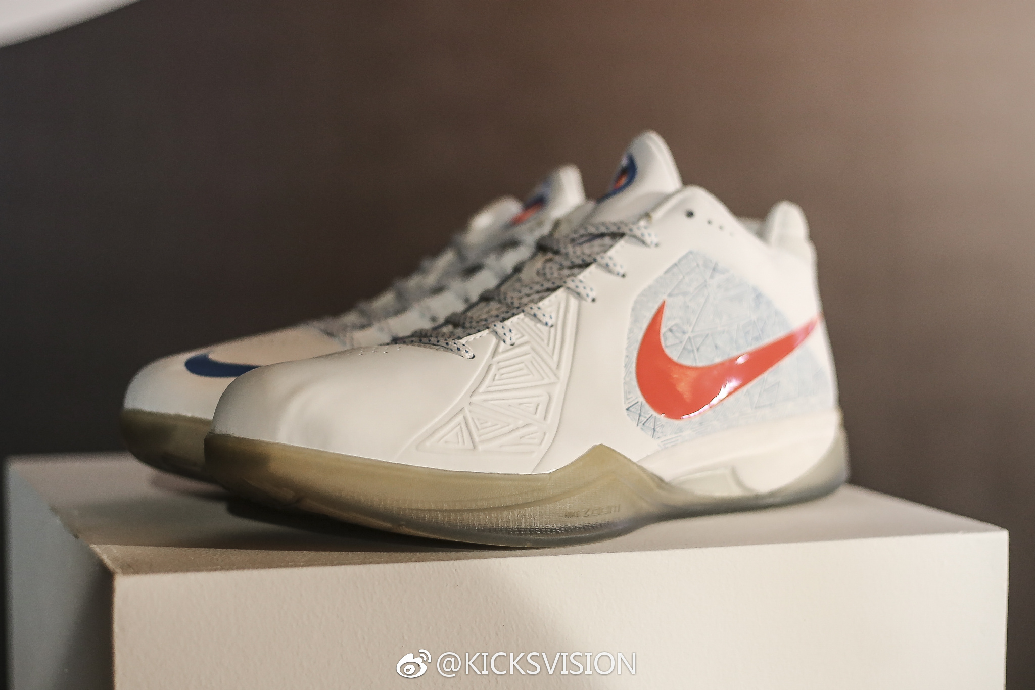 昨天kevindurant系列中展示的历代kd球鞋那么19代