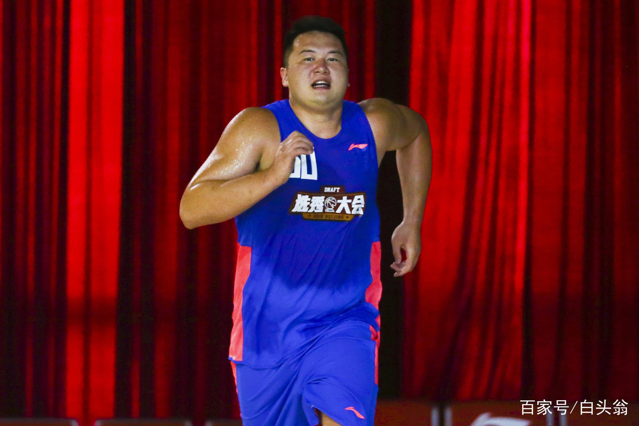 力量测试达标后请求再测 万圣伟:我需要满分激励自己