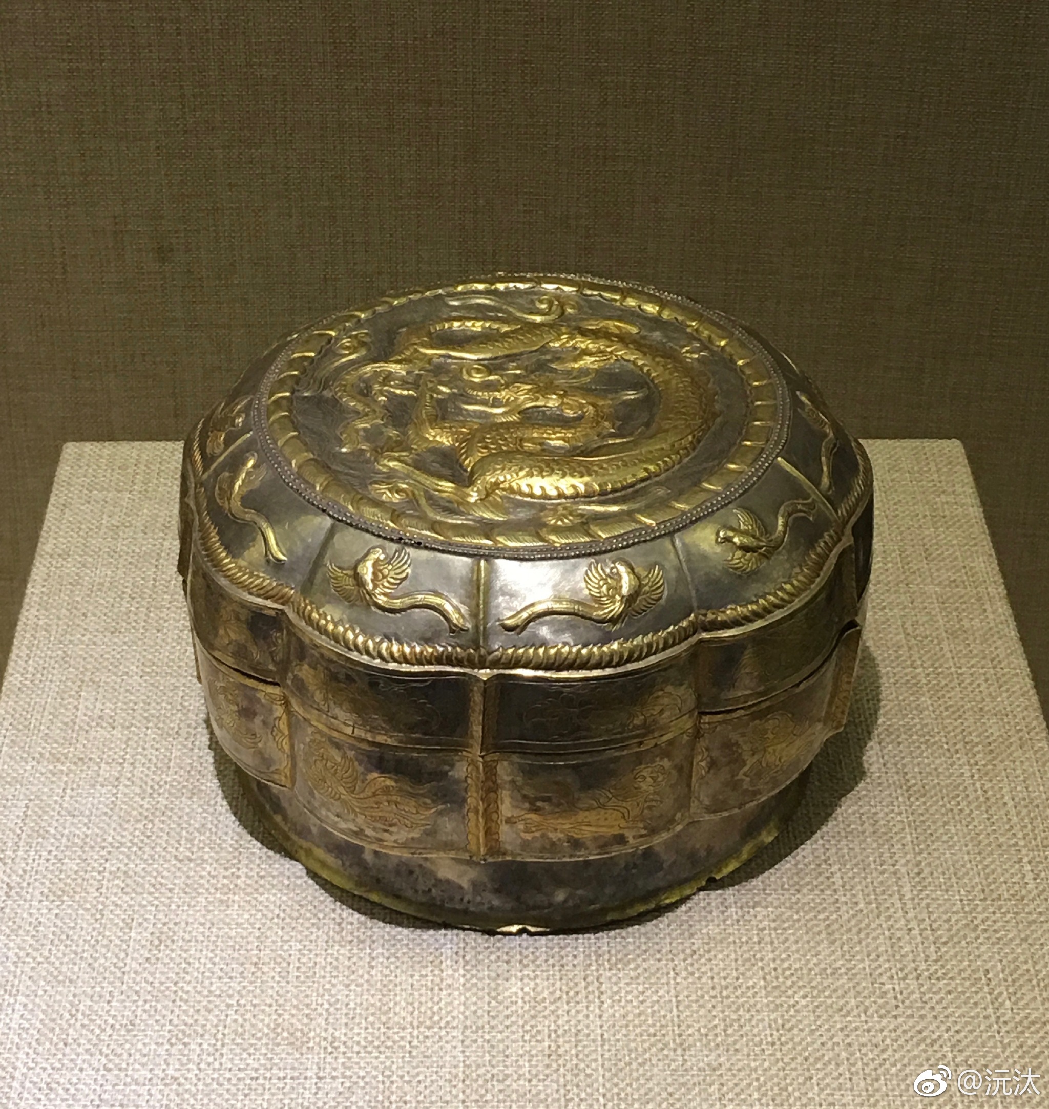 1彩陶盒西汉拍摄于陕西茂陵博物馆