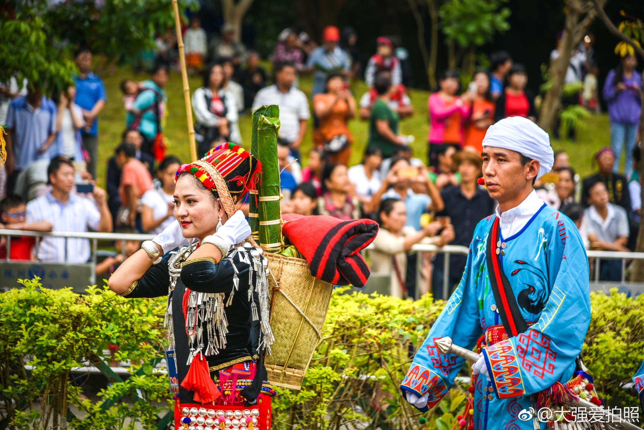 从小被爷爷奶奶带大的孩子性格 听爷爷讲故事是怎样的体验