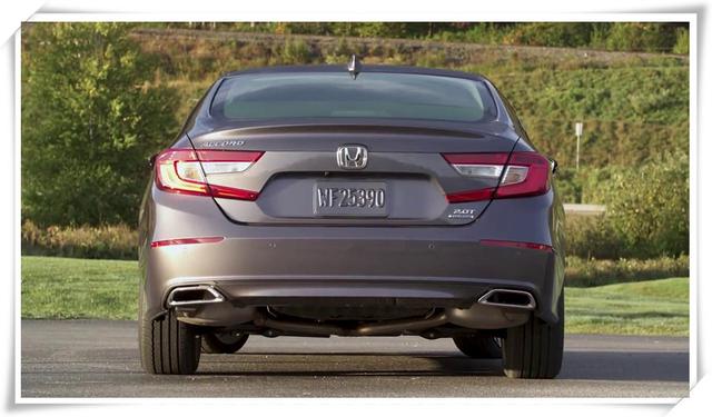 实拍十代雅阁2.0t, 外观帅到掉渣,网友果断放弃凯美瑞就等它了