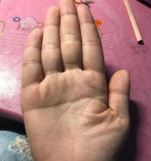 "手如干姜, 家道必昌", 天注定是富贵命的手相