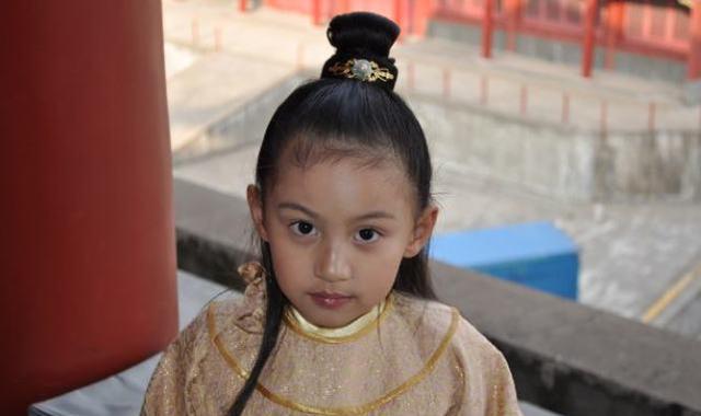 许王李素节是李治第四个儿子,聪明好学,一天能朗诵古诗五百多字,勤奋