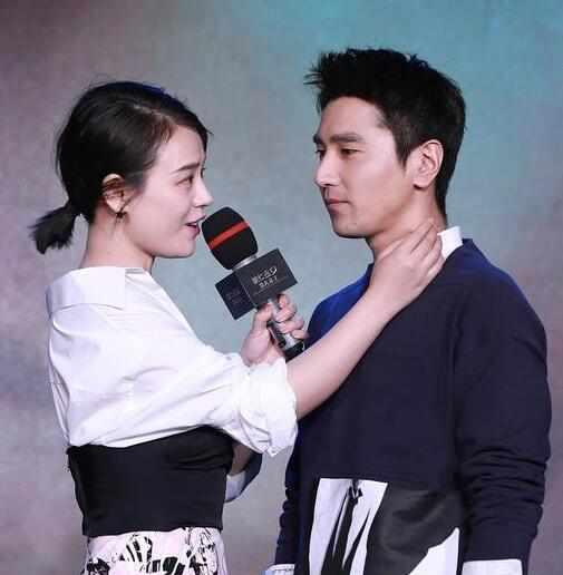 赵又廷被三个人撩,林更新"摸脸杀"!网友:你不要王思聪了?