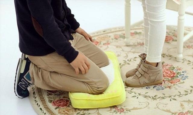 罚老公跪搓衣板, 被婆婆看到了