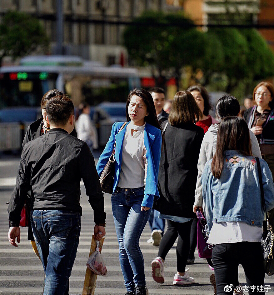 上班路上 a7r2 70-200