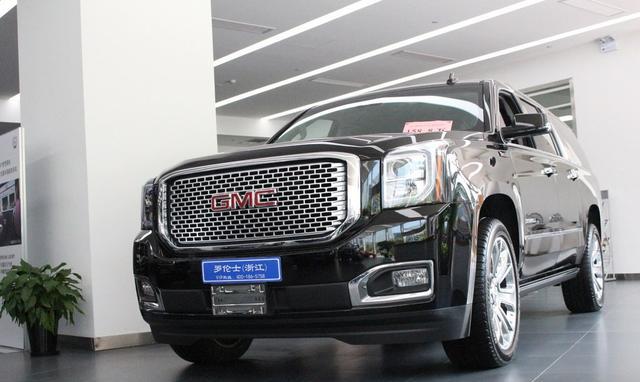 实拍gmc育空河全尺寸7人座领先级豪华越野车