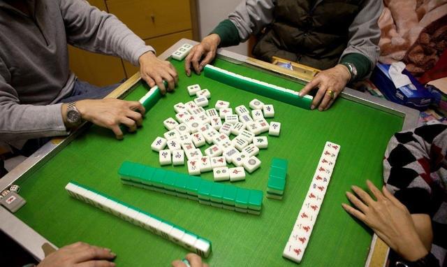 麻将自摸什么意思 自摸碰吃胡牌区别