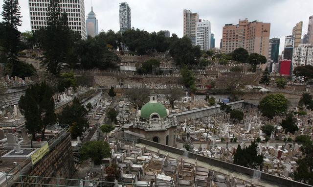 香港最独特的一个小山坡 建设手段让人咂舌 多半是有钱人|墓碑|墓 
