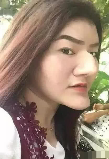 泰国女孩把自己整成了女巫一夜爆红尖下巴高鼻梁