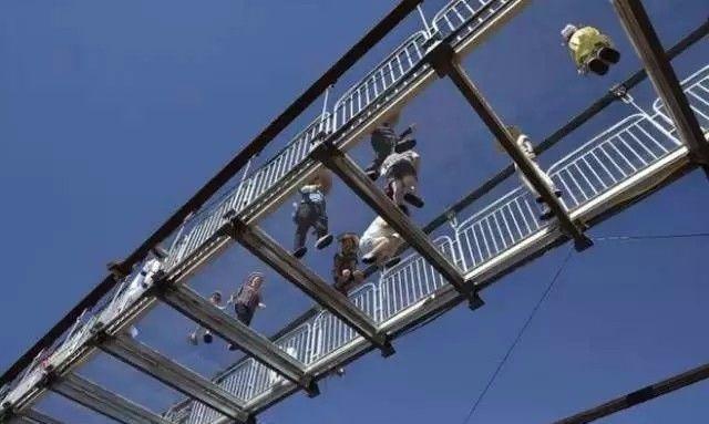 中国十大最吓人的玻璃栈道排行榜恐怖程度秒杀张家界的天门山