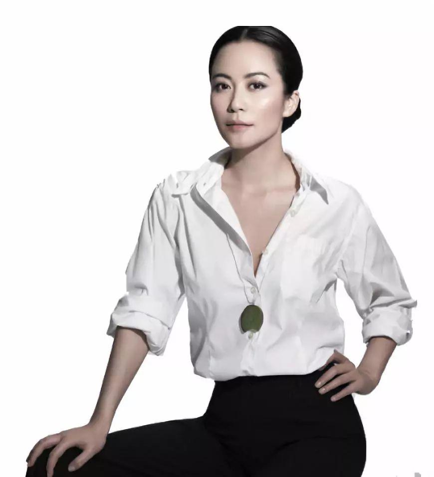 俞飞鸿穿衬衫长裤帅呆了感觉一身少女心的我都要被掰弯了