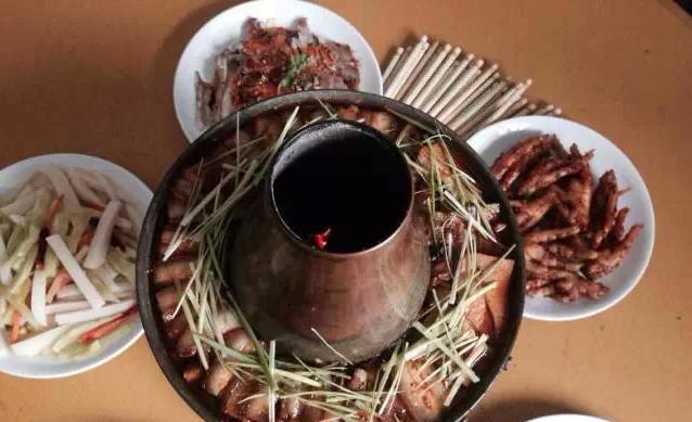 天气冷了,就需要这样一锅子热乎乎的美食,好吃还不贵