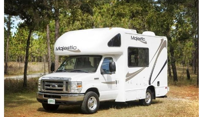 移动的家庭别墅|实拍福特e-350自行式c型房车