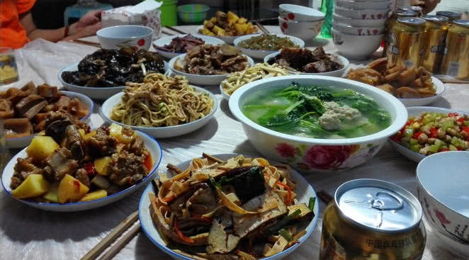 监狱犯人一天三顿 都是吃什么饭菜 网友:大概是个减肥的好去处吧