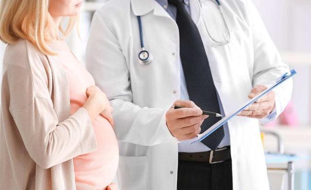 都说孕妇左侧卧更好?医生说这2类孕妈除外