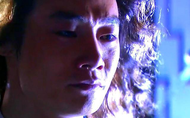 他只是被派去送信,就被华山派魔女孙仲君砍掉一条胳膊.