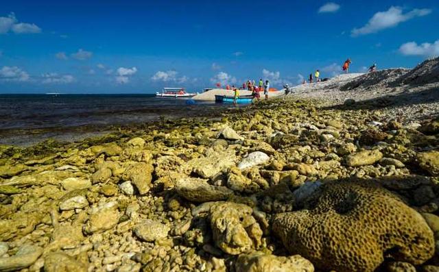 1,全富島 一處無人島,因其海域生態豐富而得名,銀白色的沙灘,如琉璃般