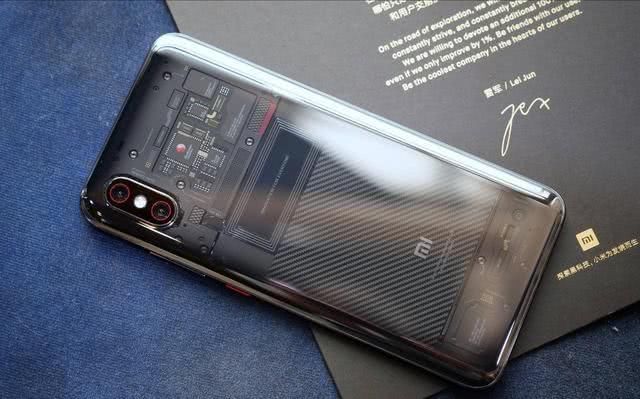 21寸异形全面屏,后置摄像头1200万像素广角镜头 1200万像素长焦镜头