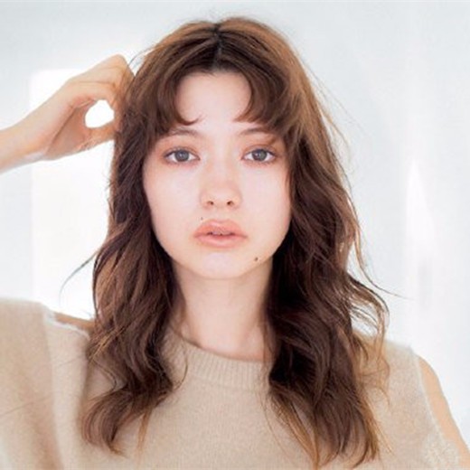 中分卷刘海图片女生 显嫩卖萌显气质,女生都爱的款,快点get起来