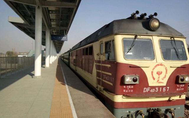 2,二道沙河站,位于内蒙古自治区包头市东河区,是包环铁路的一个站点