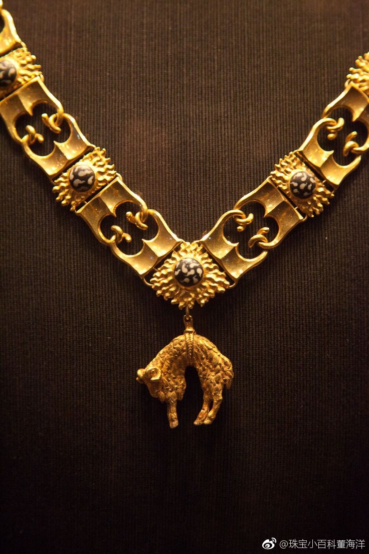 按1115世纪末的顺序排列贴一下中世纪中后期时的珠宝首饰