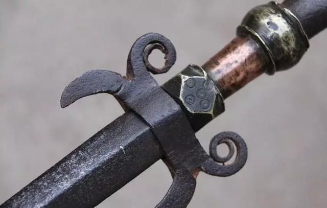 遇到它什么铠甲都成了浮云,这就是古代的破甲锥,比矛要锋利百倍