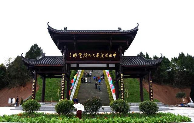 醉美梨乡61水墨苍溪,充分挖掘红,绿,蓝,古等特色旅游资源,着力打造