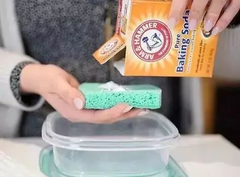 收纳好容易扎到手指不妨准备一块百洁布用完针线后将针集中插在百洁布