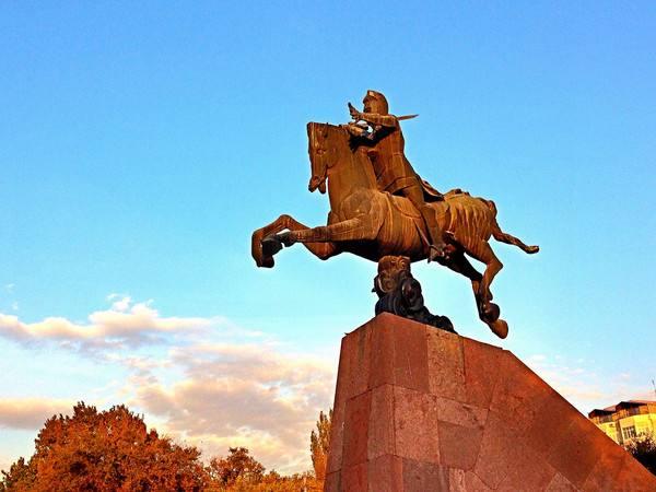 为躲避曹操追杀马超后裔逃亡异国娶外国公主建立一强大王朝