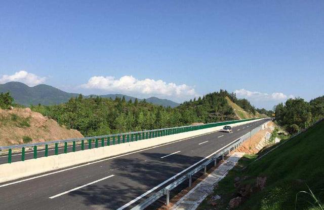 重庆这条高速公路即将动工,已完成了可行性评估,途经你家乡吗?