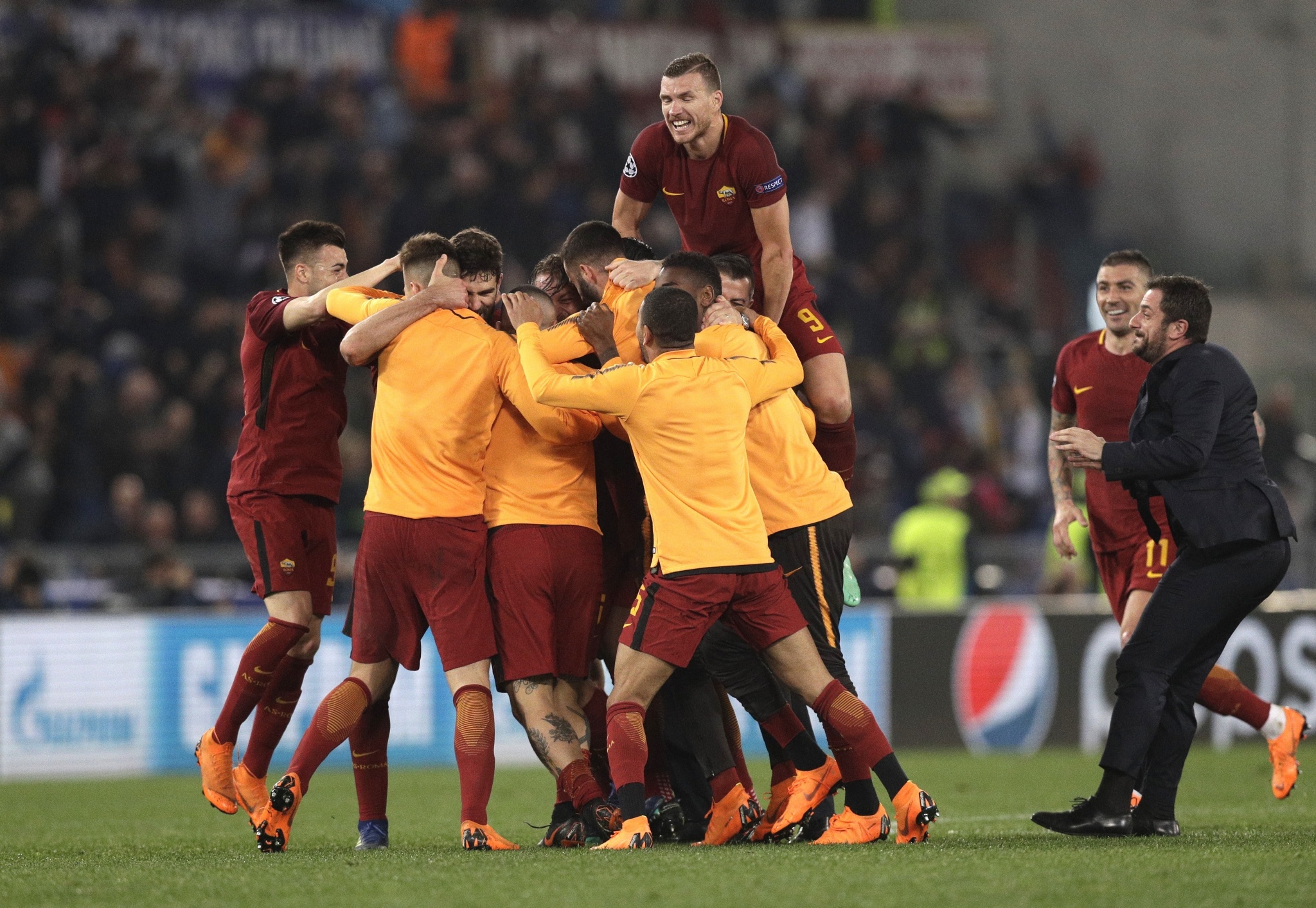 [高清大图]2017-18赛季欧冠1/4决赛第二回合,罗马3-0巴塞罗那100 p