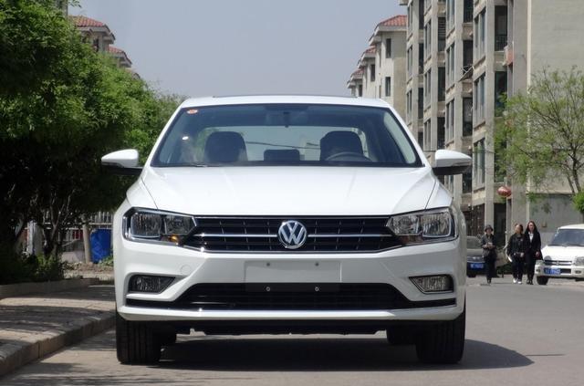 听说17款全新宝来七八万就能提回家? 到底买带不带天窗的!