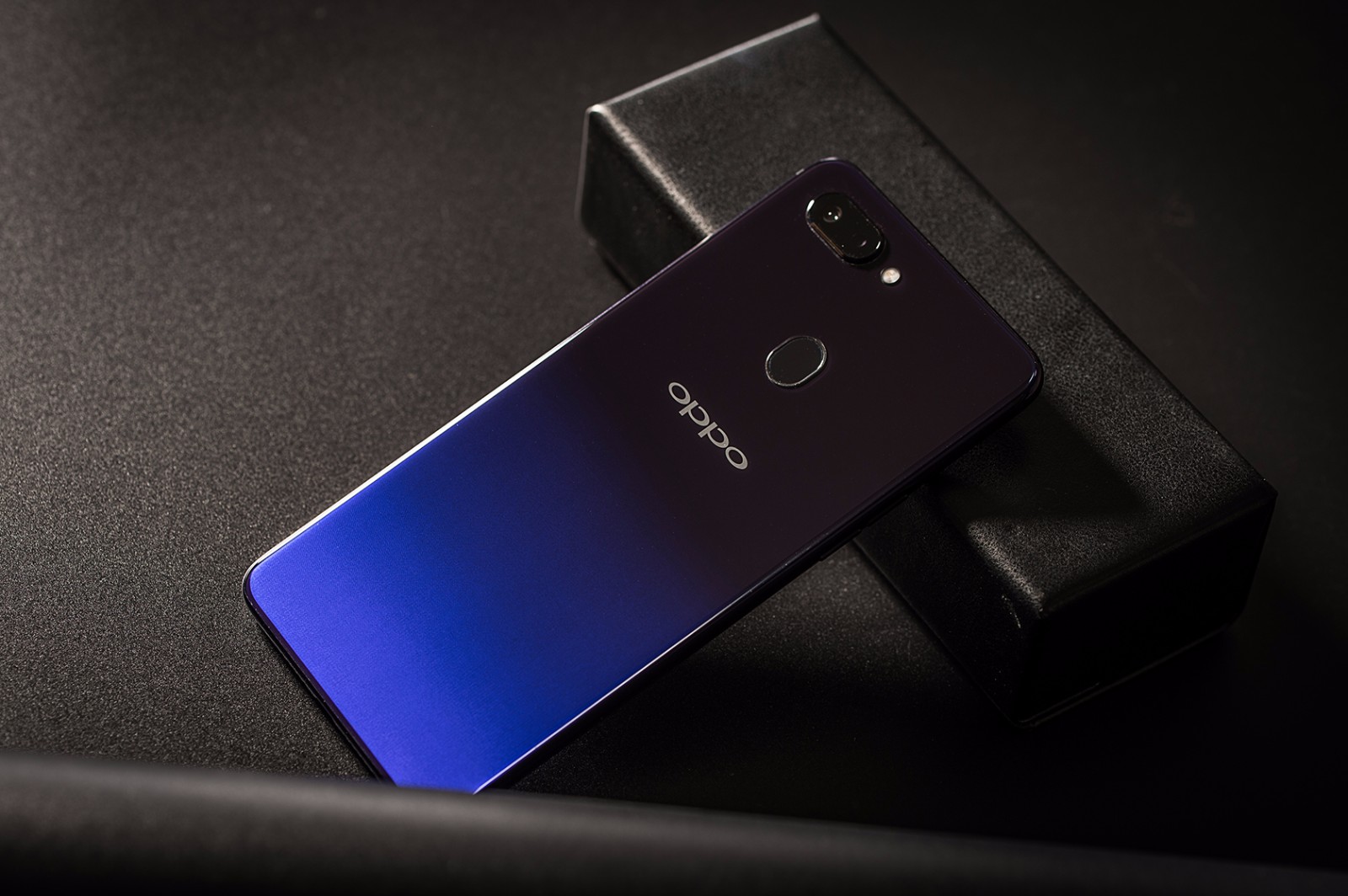 光影流动间诠释艺术之美oppor15星空紫真机图鉴