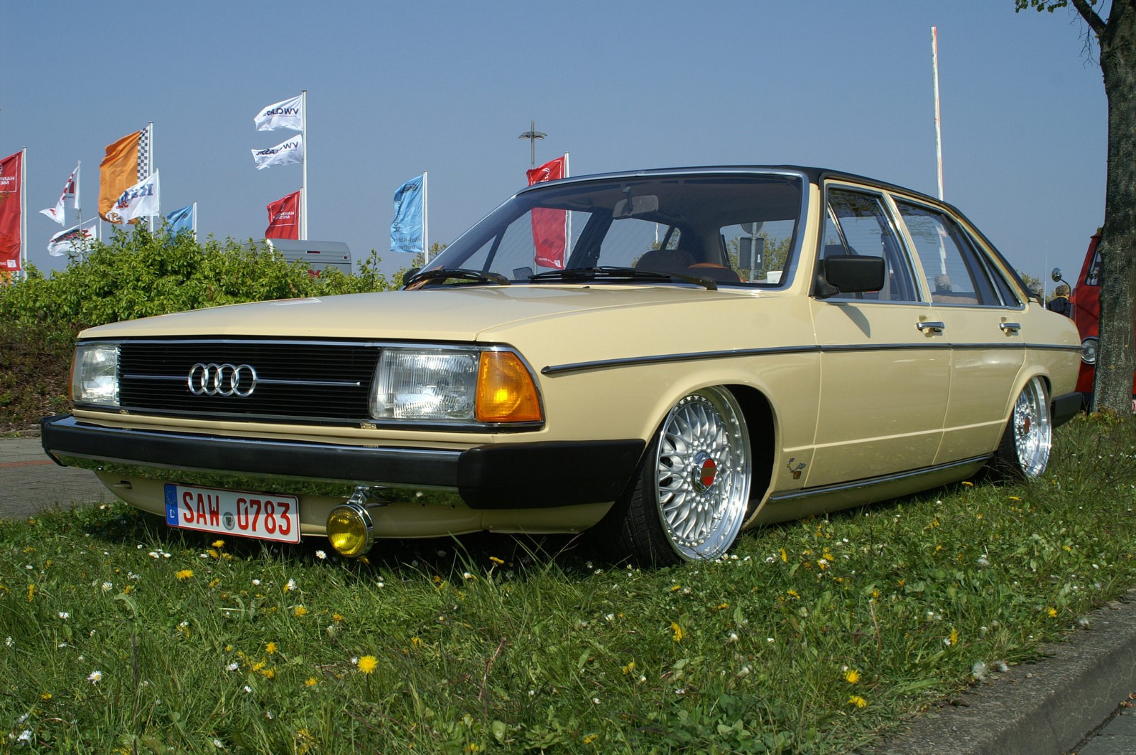 横空出世的救世主奥迪历史的复兴王牌奥迪100