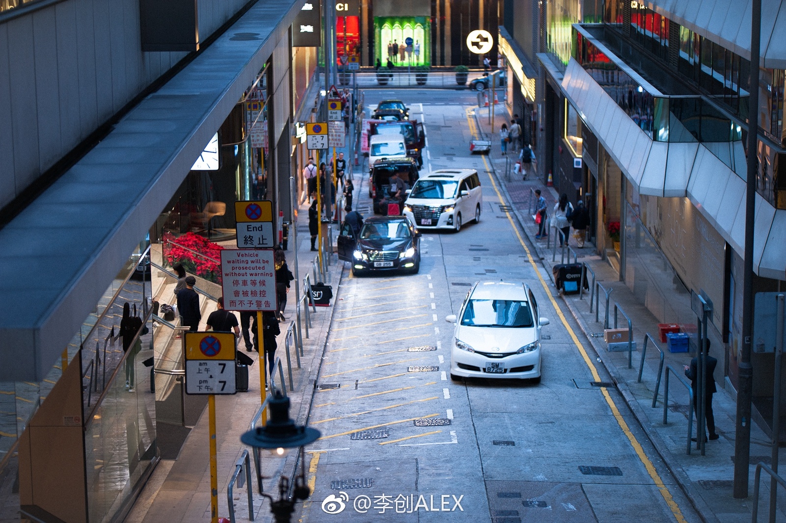 都爹利街曾经是港剧情侣分手出现的场景